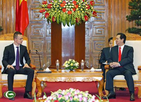 นายกรัฐมนตรีให้การต้อนรับประธานสภายุโรปและรัฐมนตรีแห่งรัฐฮังการี